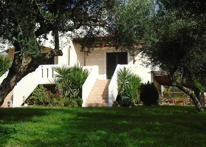 Tompras Village