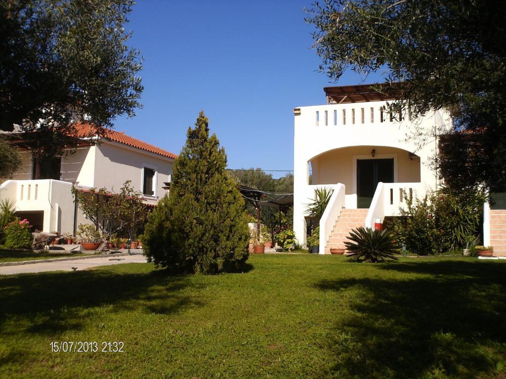Tompras Village